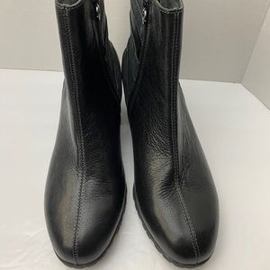 Jambu women’s leather ankle  boots size 11M Amal